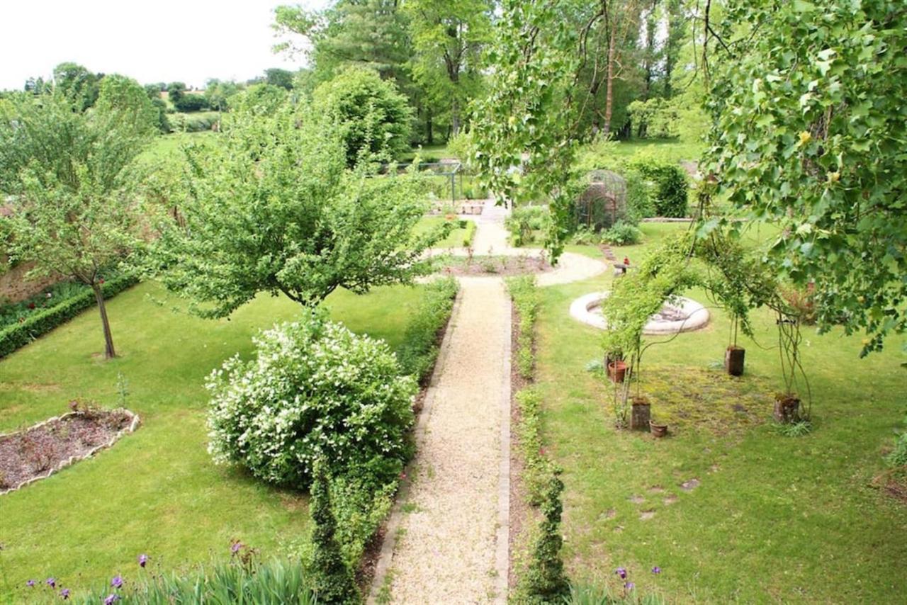 Le Clos Du Gue Pressac Buitenkant foto