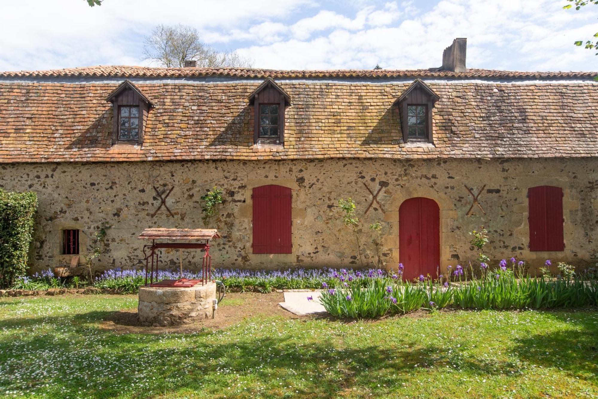 Le Clos Du Gue Pressac Buitenkant foto