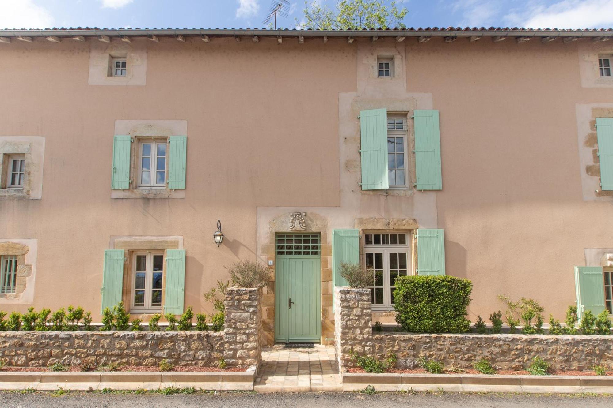 Le Clos Du Gue Pressac Buitenkant foto